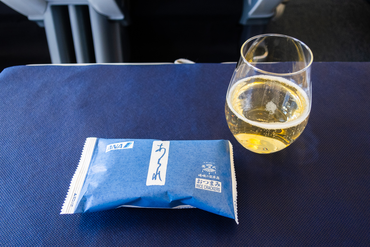 離陸後のドリンクとおつまみ