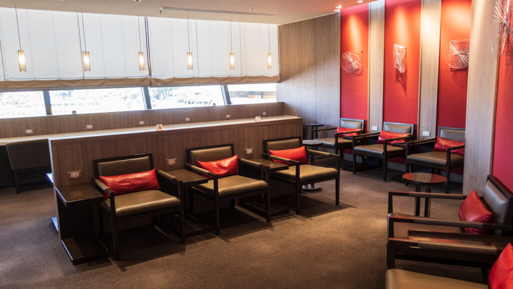 ニノイ・アキノ国際空港JALサクララウンジ