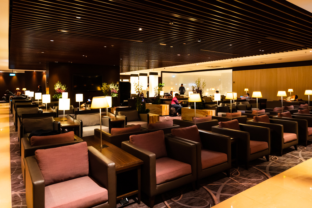 シルバークリスラウンジ