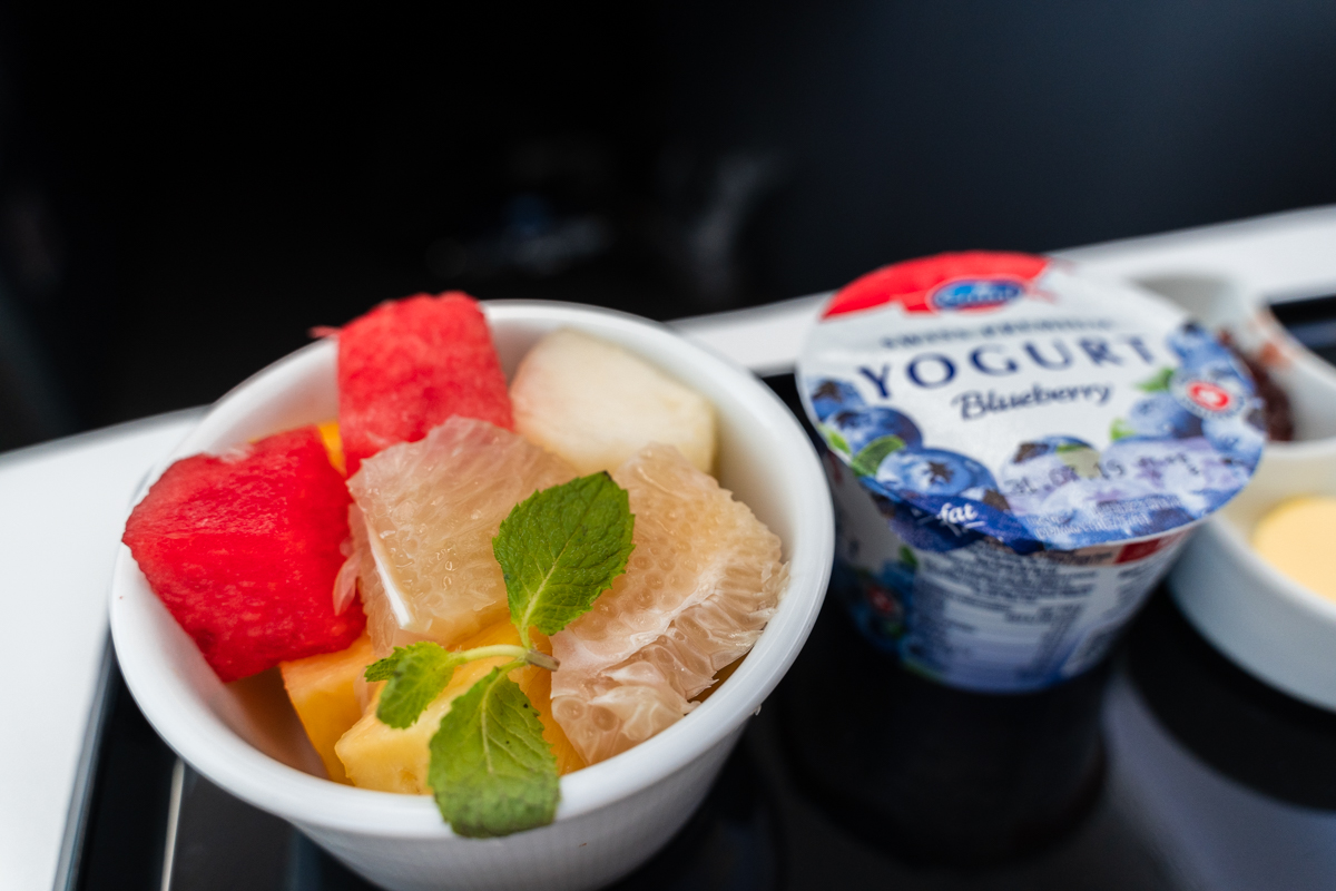フルーツとヨーグルト