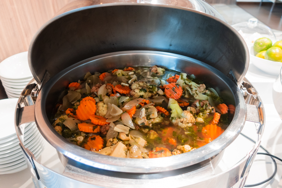 ラウンジの料理