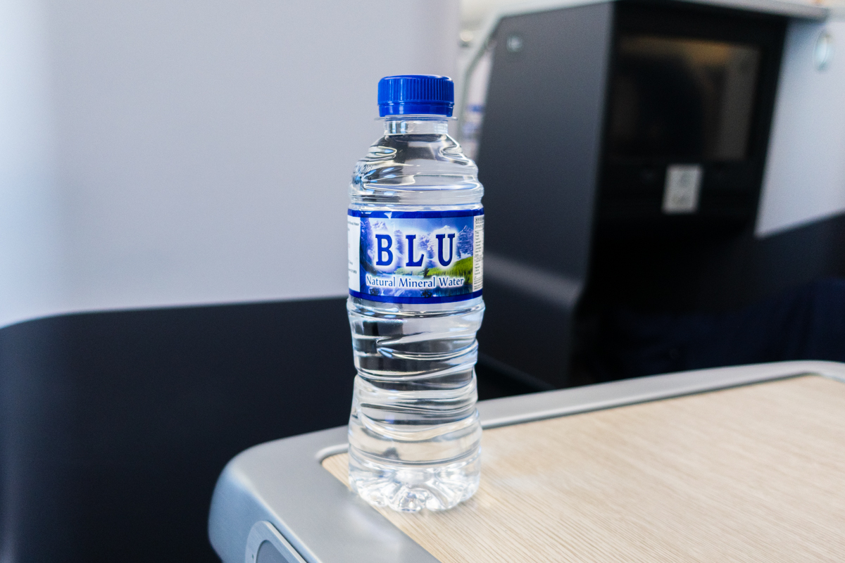 ペットボトルの水