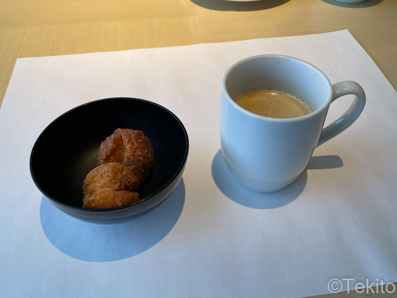 サータアンダギーとコーヒー