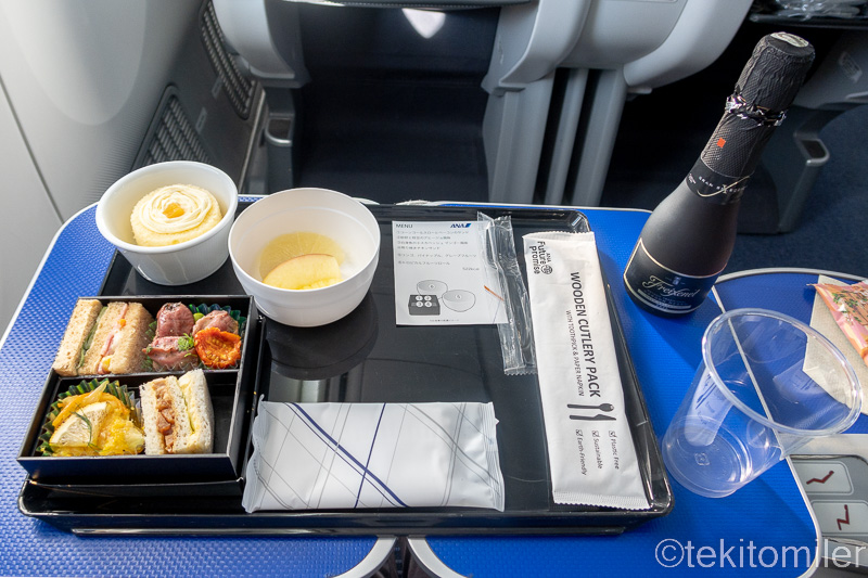 ANA 78Mプレミアムクラスの軽食
