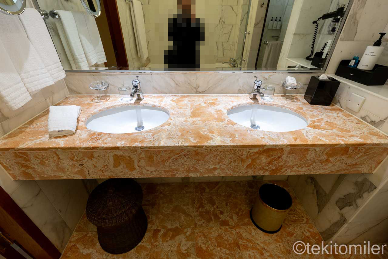 コンラッド香港エグゼクティブルームの洗面台