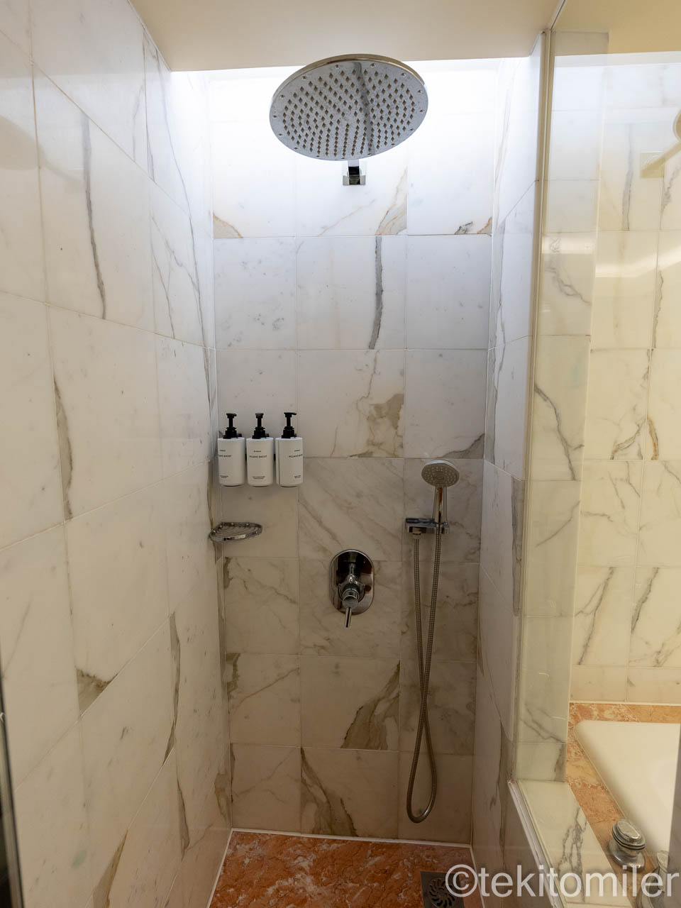 コンラッド香港 エグゼクティブルームのシャワールーム