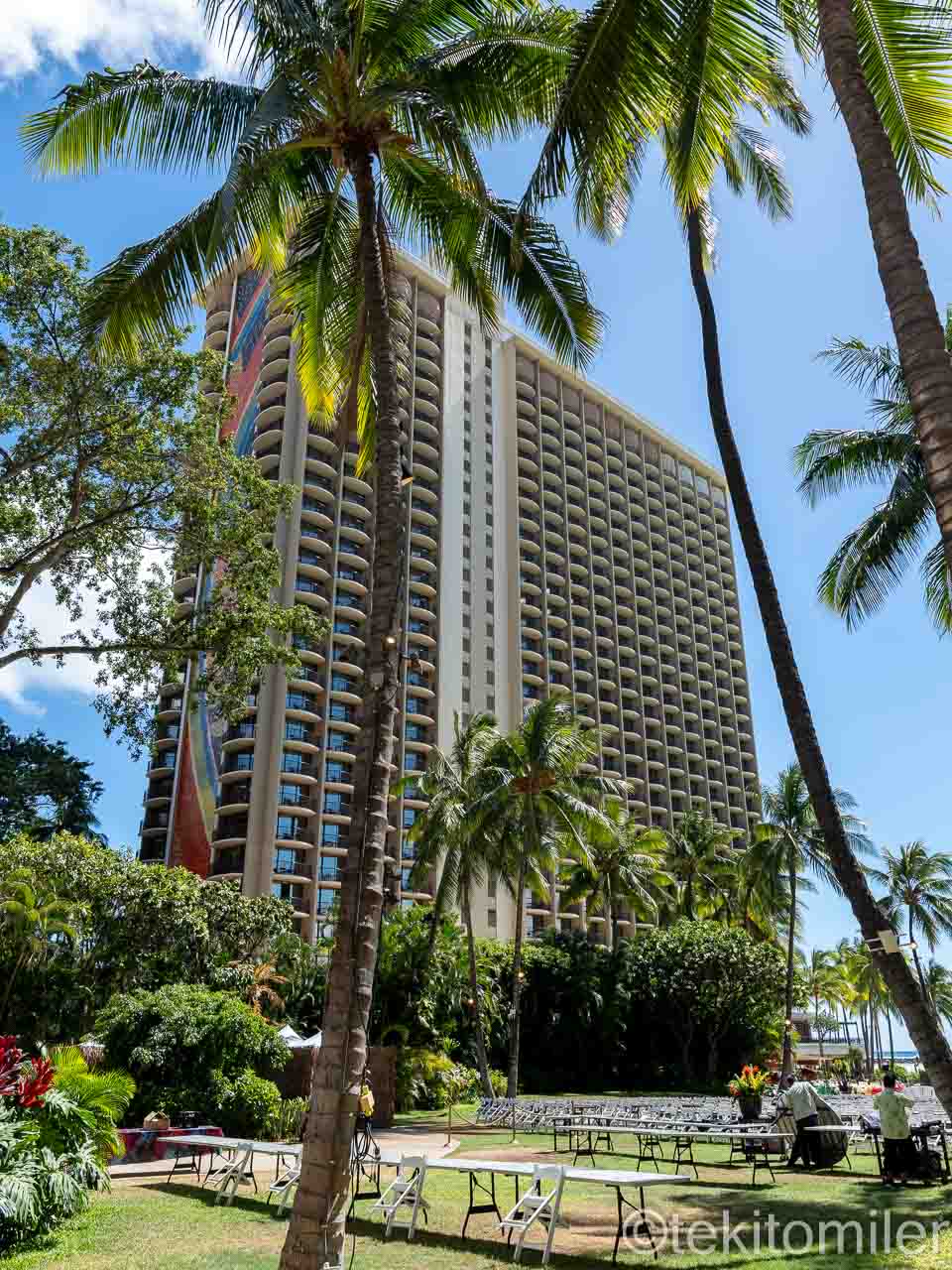 レインボータワーの外観