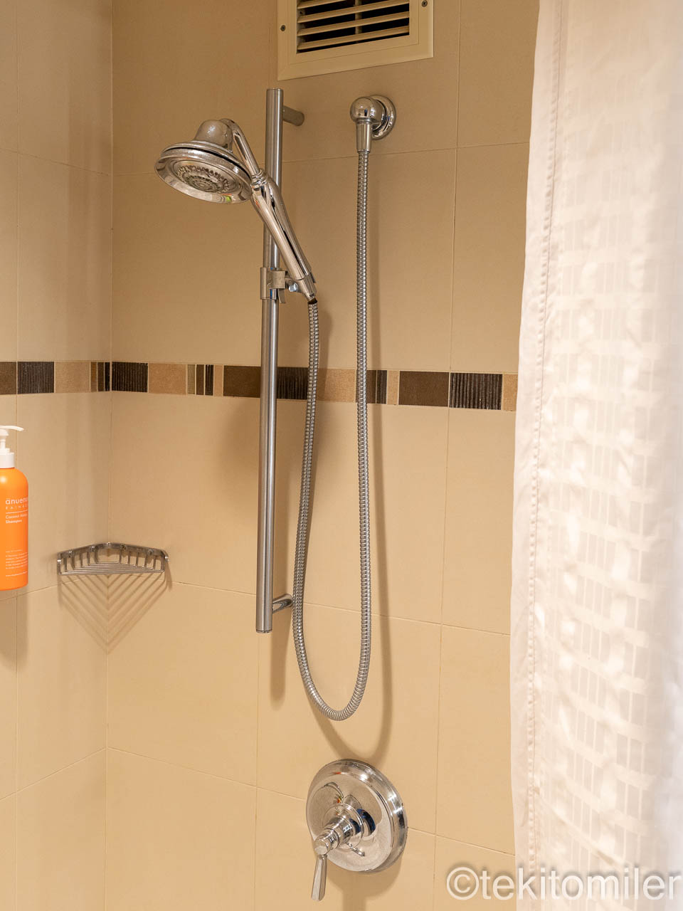 レインボータワーのシャワー