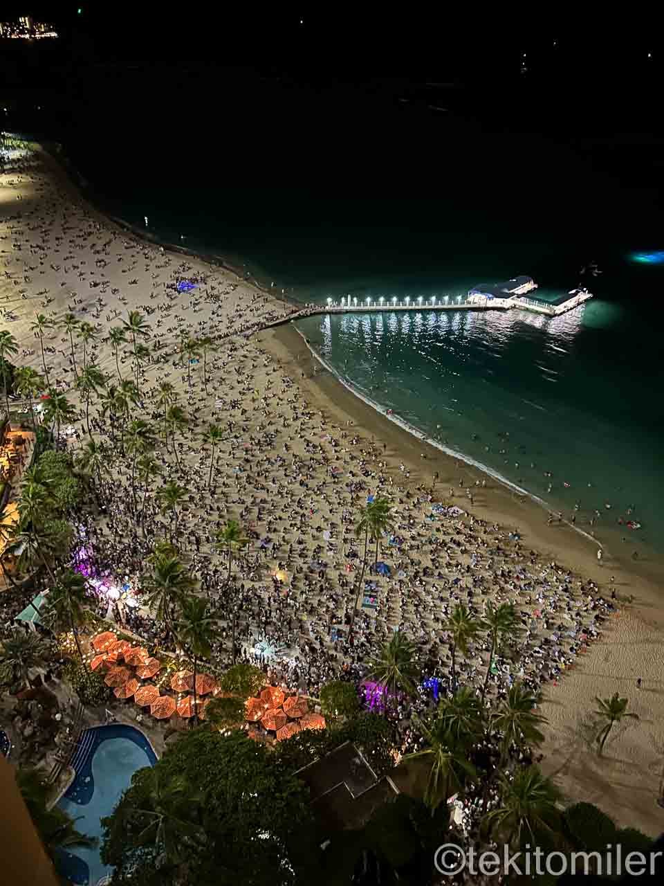 ヒルトンハワイアンビレッジの花火の見物客