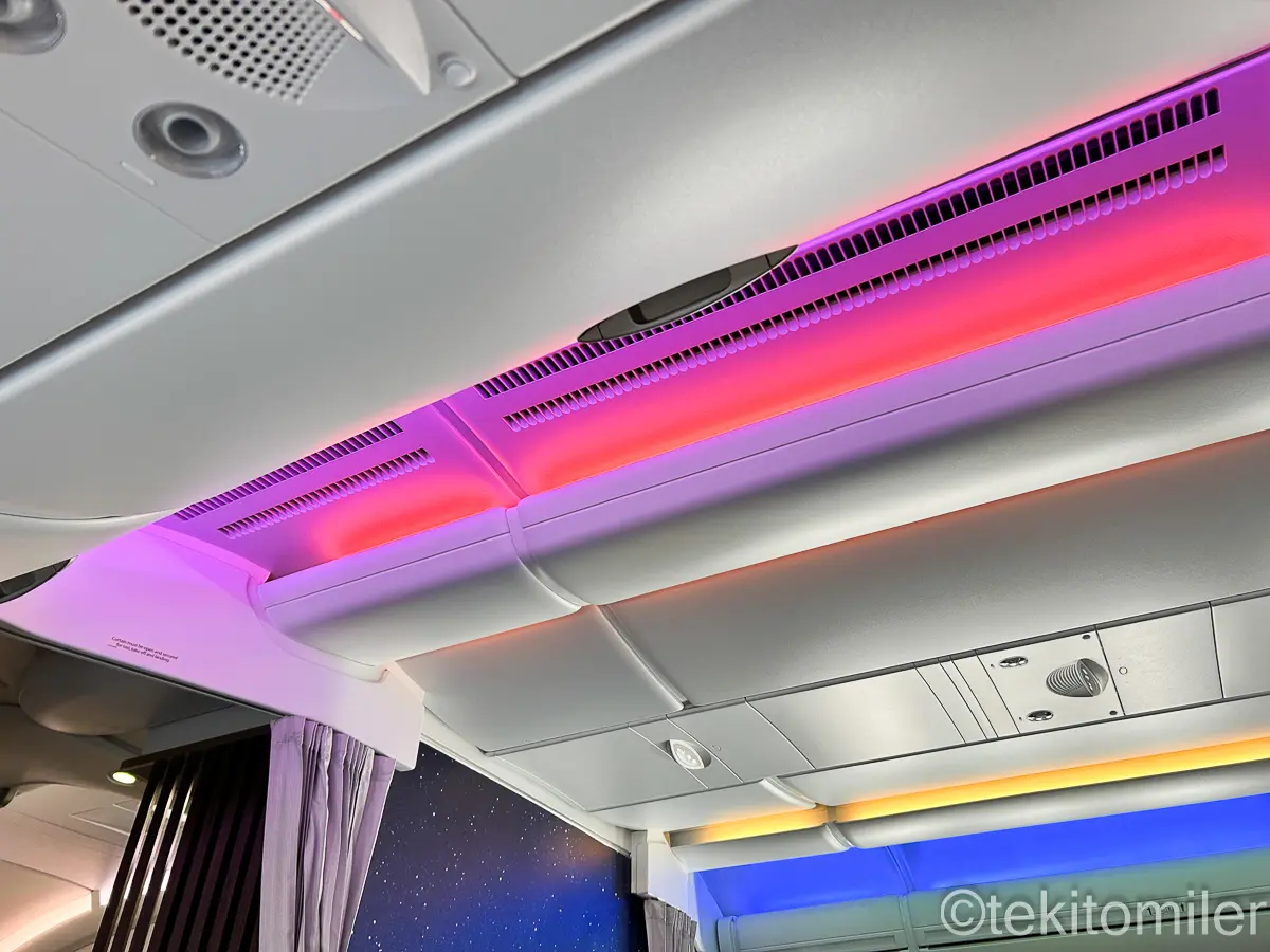 A380ファーストクラスの天井