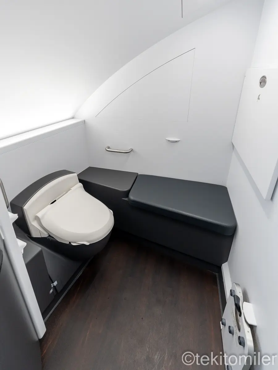 A380ファーストクラスのラバトリー