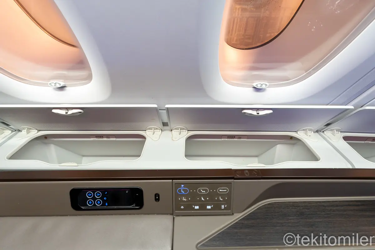 A380ファーストクラスの収納スペース