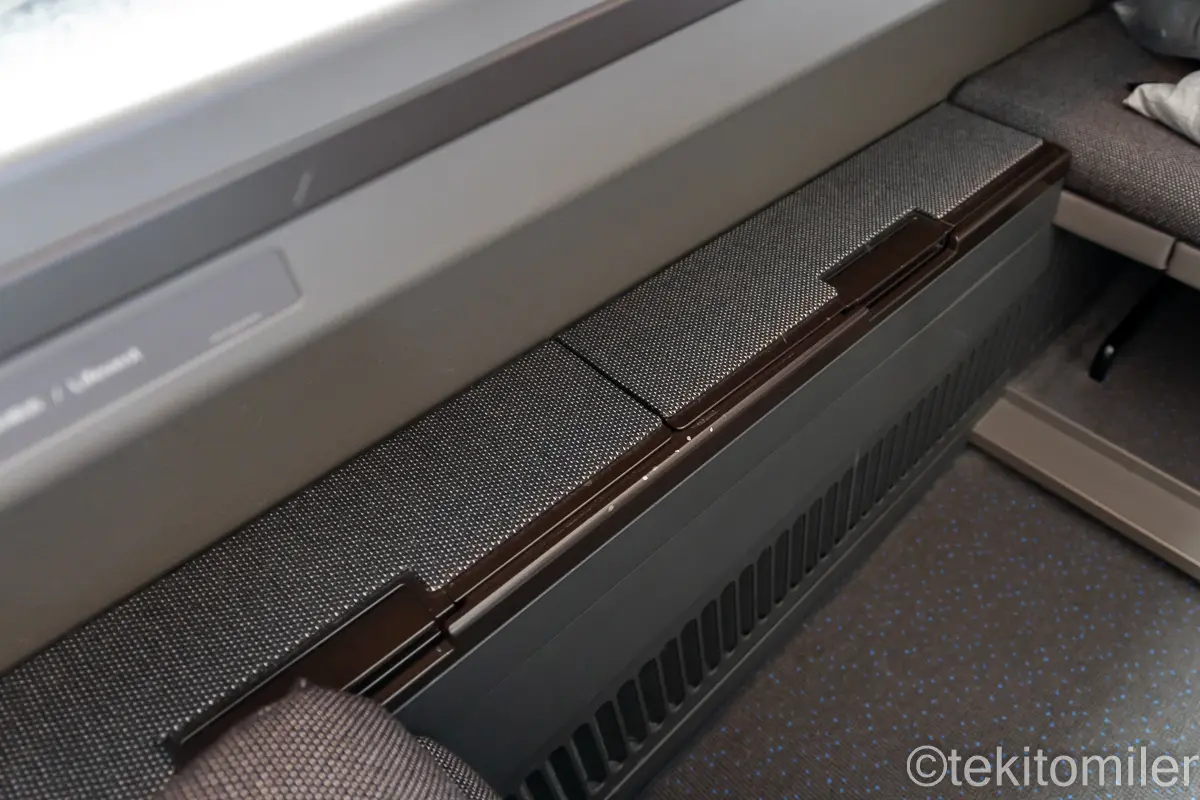 A380ファーストクラスの収納スペース