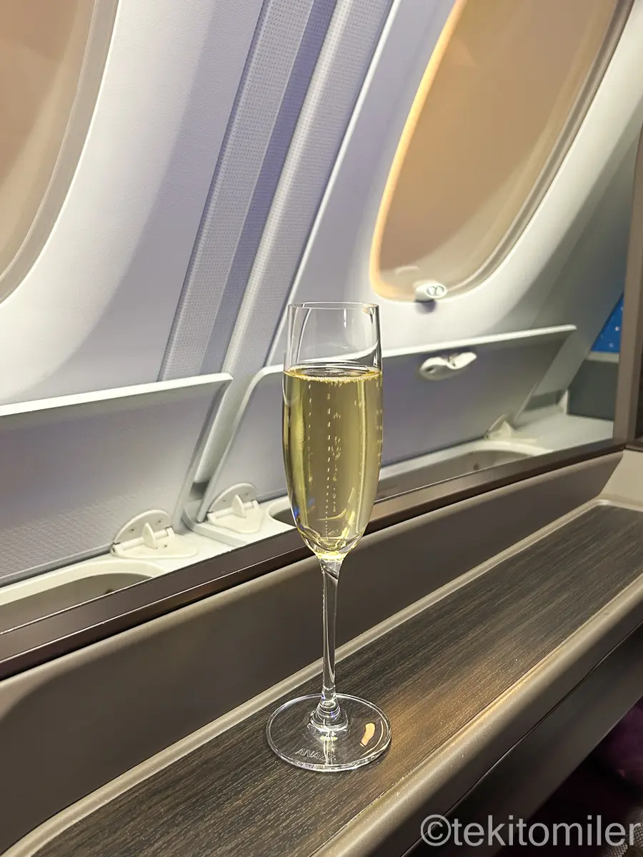 A380ファーストクラスのウェルカムドリンク