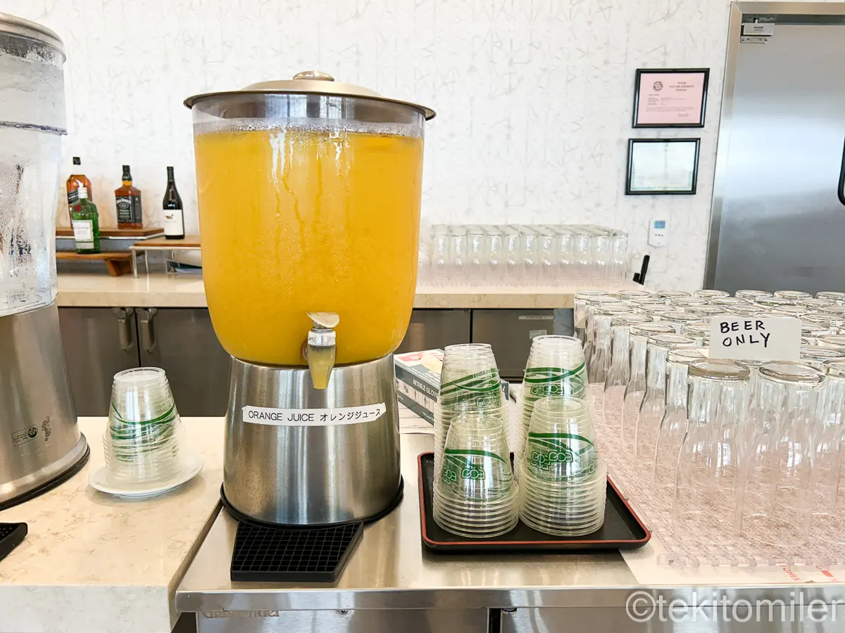 ホノルルのANAラウンジのジュース